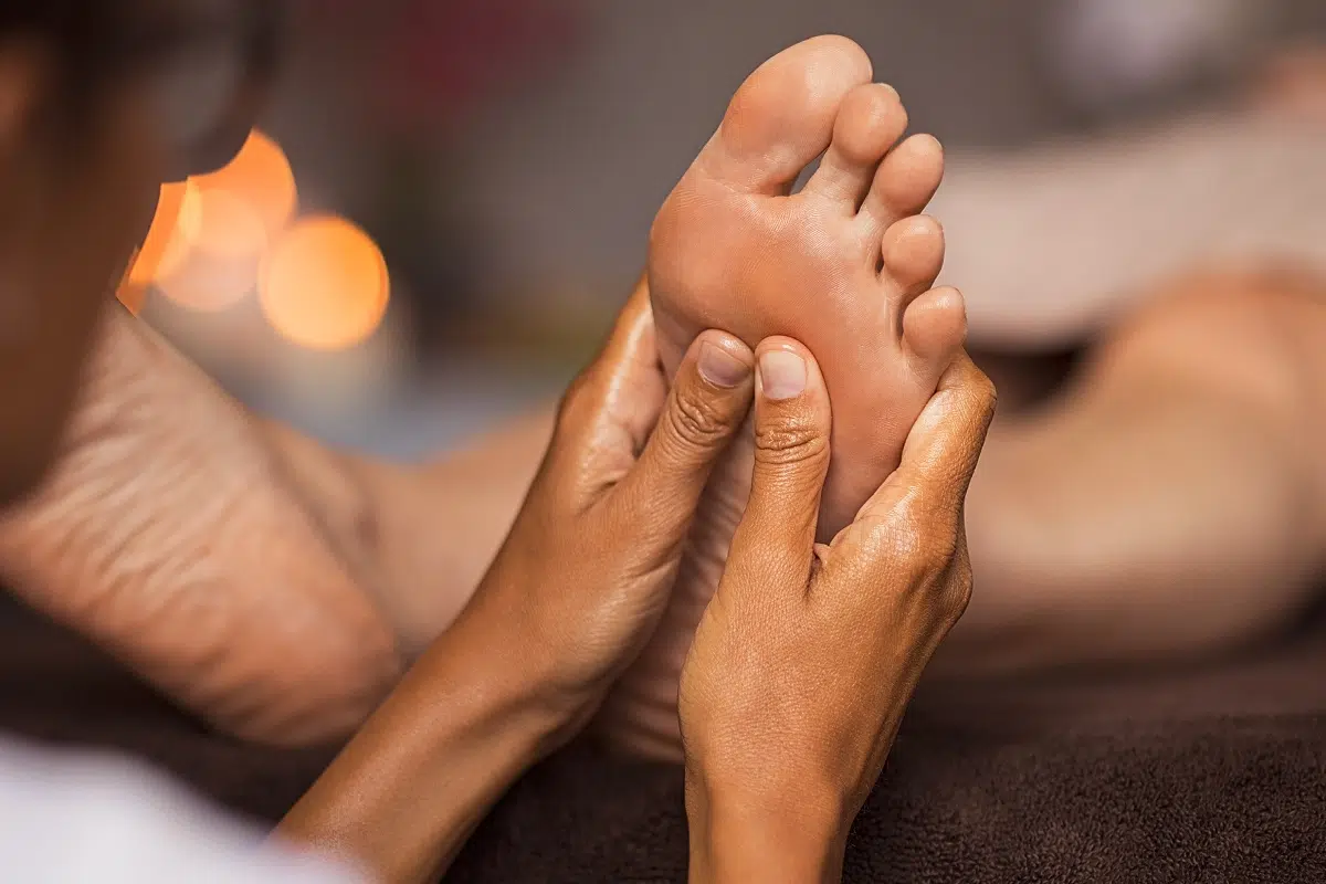 Massage des pieds relaxant